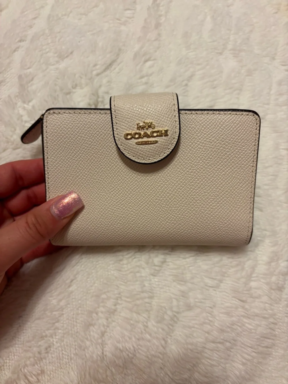 COACH Medium Corner Zip Wallet in Gold/Chalk Leather - Picture 1 of 6